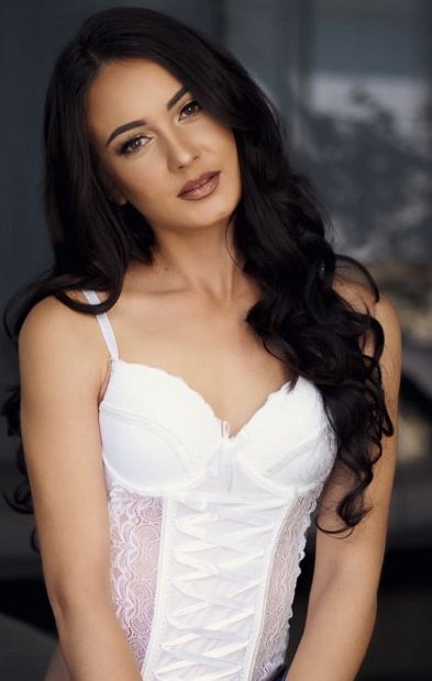 Natanya Malerbe 30yrs